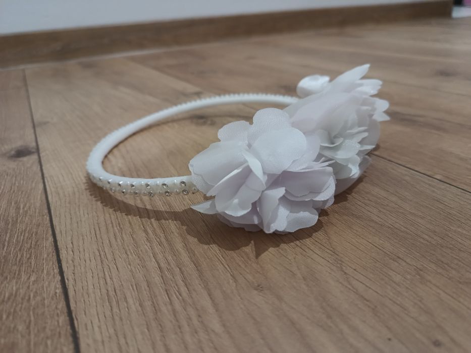 Suknia,  rozmiar 134 .   Na kole.