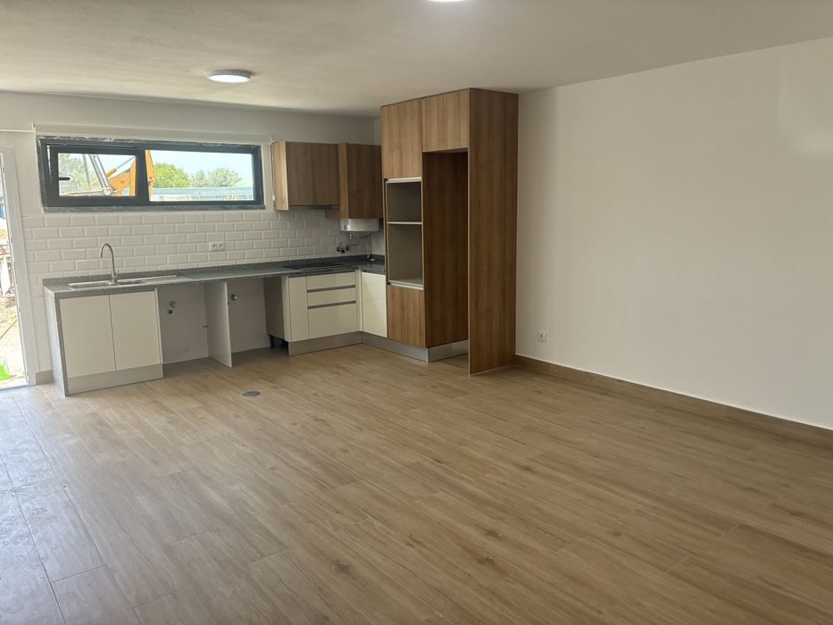 Arrenda-se apartamtento T2 alcanena