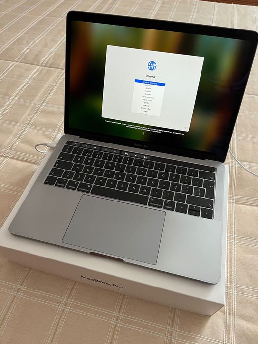 Macbook Pro 13” Touch Bar (como NOVO) + Oferta impressora HP Deskjet