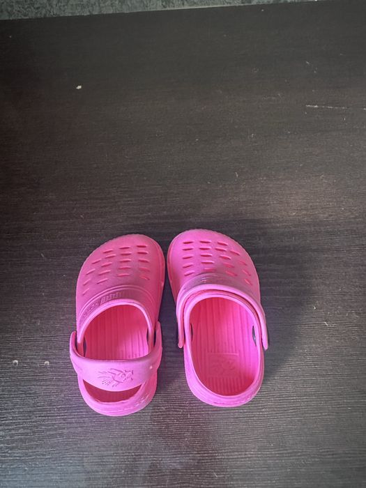 Крокси для дівчинки