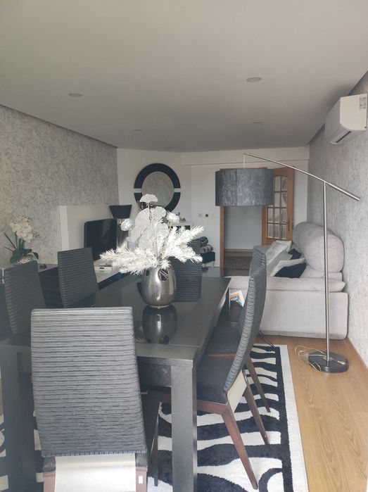 Vendo Apartamento T4   + Box para 3 carros