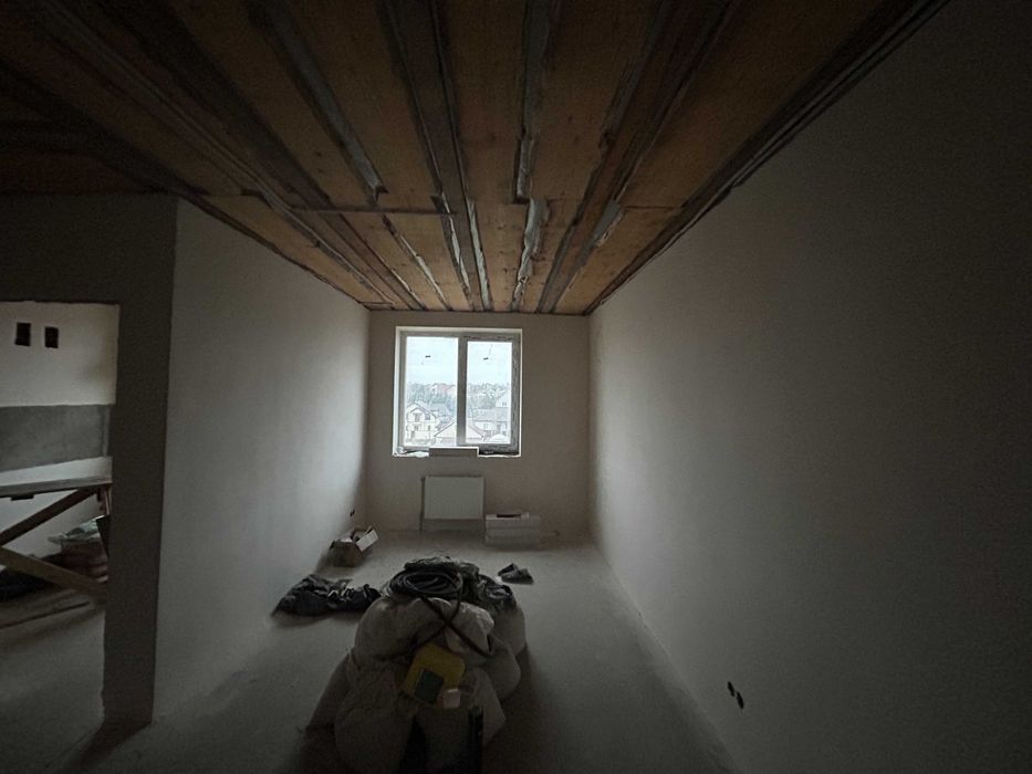 Продається  затишна та світла квартира.