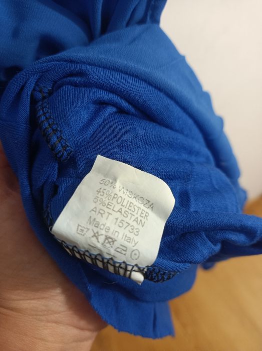 Niebiesko-kobaltowa sukienka na lato zwiewna