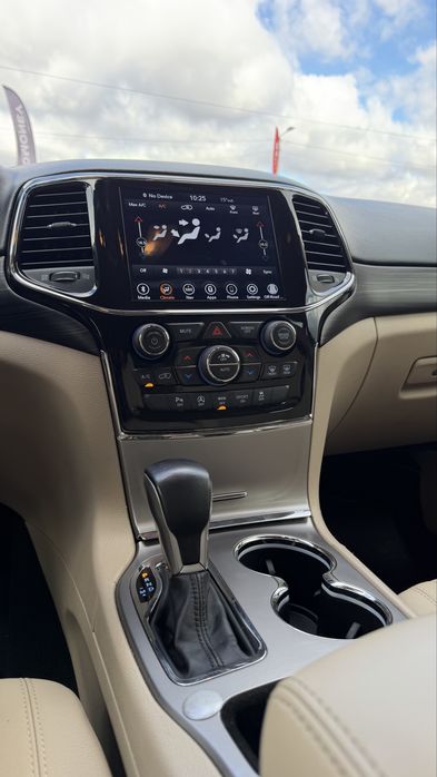 Jeep Grand Cherokee Джип Гранд Чірокі LAREDO 4*4 2022 р 3.6 V6 Газ/Бенз 8 АКПП (ZF)