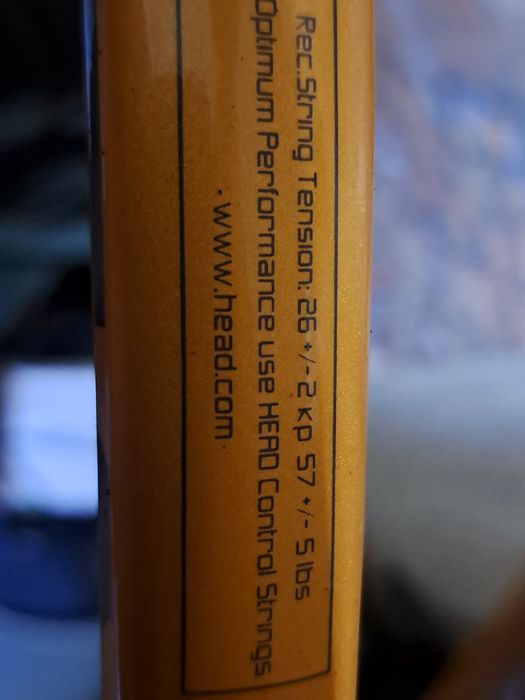 Продам тенісну ракетку Head