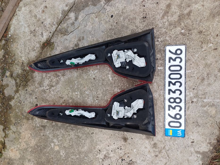 Volvo V50 дорест універсал задні стопи ліхтарі фанарі задні фари