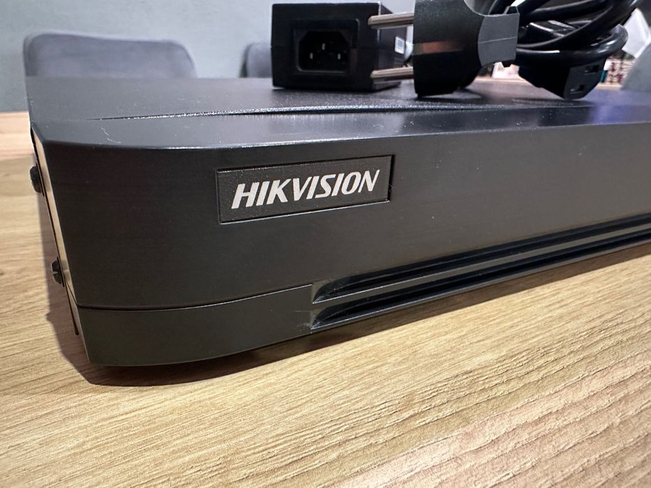 Rejestrator Hikvision DS-7208HUHI-K2 CCTV