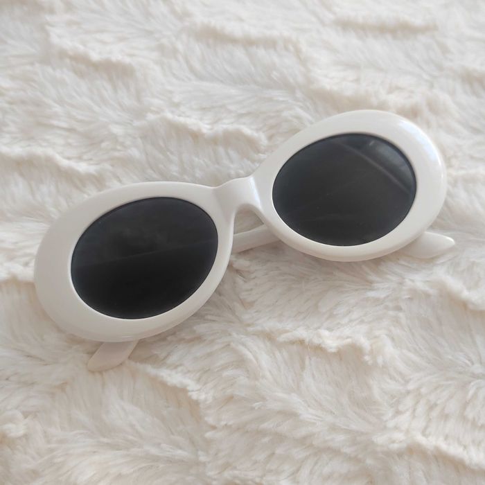 Białe okulary przeciwsłoneczne okrągłe retro vintage na lato 50s 60s
