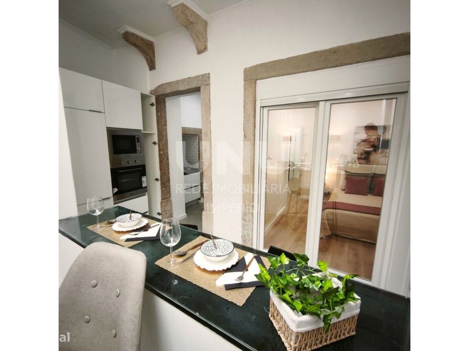 Apartamento T3 1º Andar Totalmente Remodelado em Penha de França