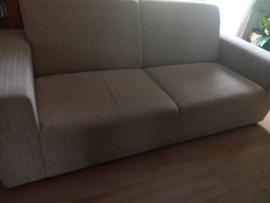 Sofá de sala com 3 lugares em tecido