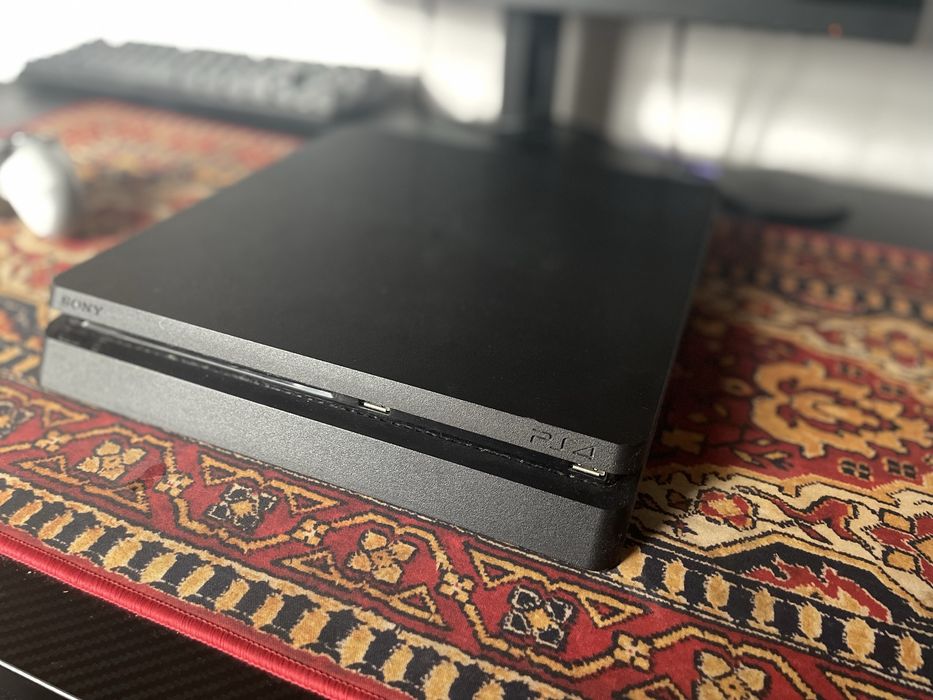 Konsola playStation 4 Slim