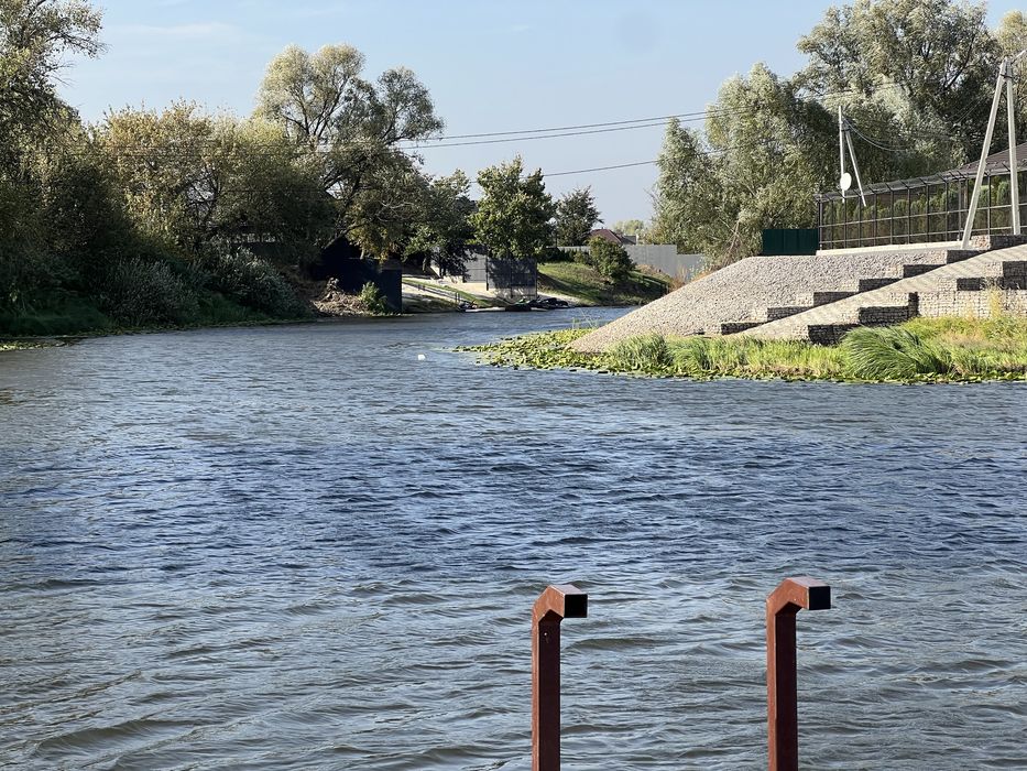 Пр зем8сЗазимье возле жк Овиллас и храма рядом с водой и  центральной дорогой идеальный