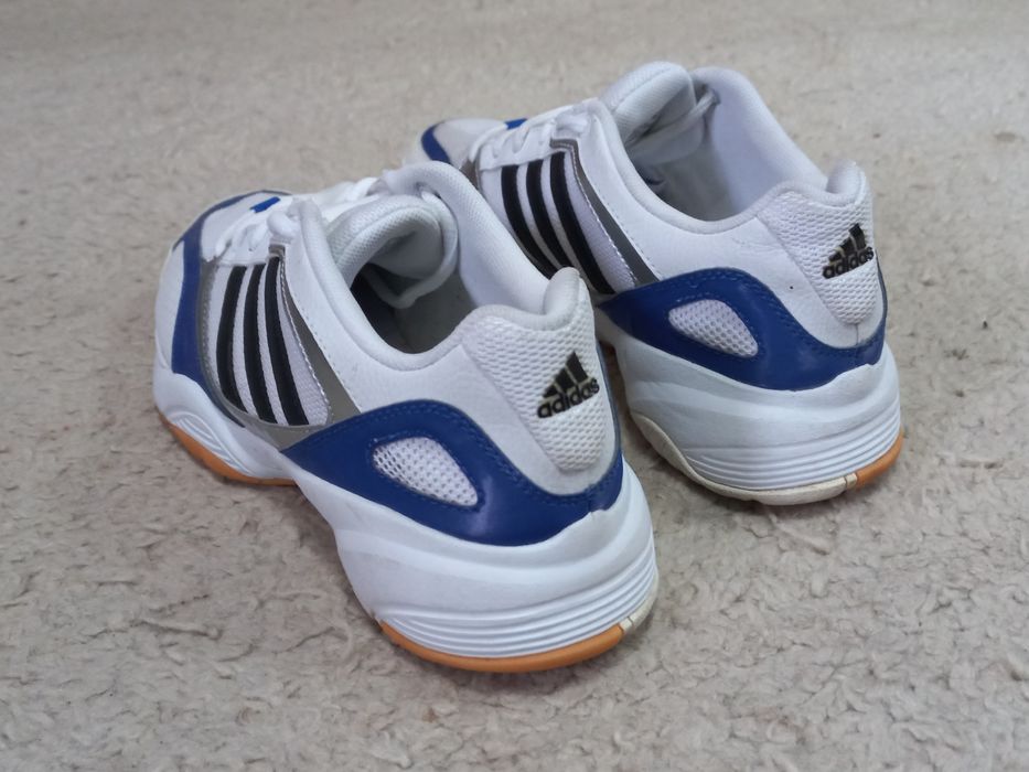 Кросовки Adidas  37 1/3