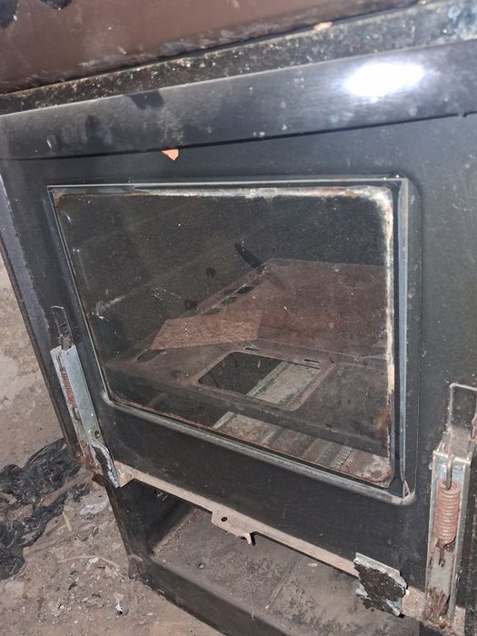 Продам газовую плиту