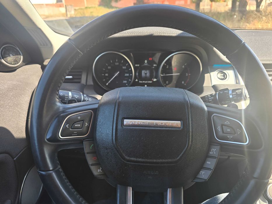 Range Rover Evoque 2.0 TD4 4x4 (2017) – Full Extras