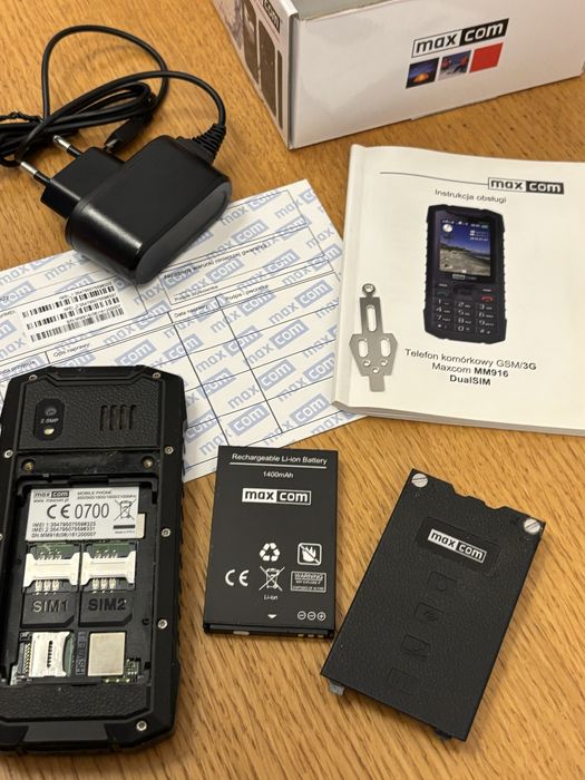 maxcom telefon Strong MM916 komplet
