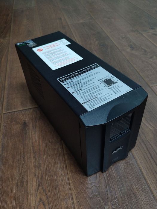 Безперебойник APC Smart-UPS 2000 ВА (SMC2000I)