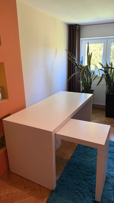 Stolik biurko MALM ikea z wysuwanym panelem