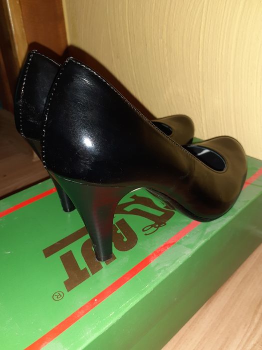 Buty czółenka czarne r 35