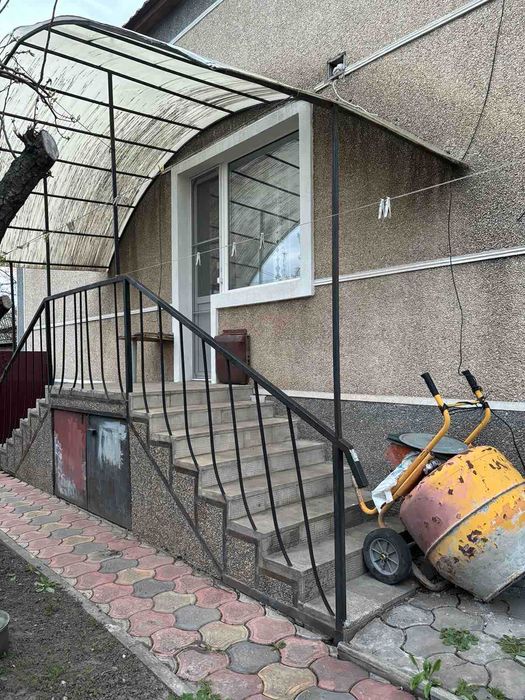 Затишний будинок з більярдною, сауною, садом та квітником, біля лісу!