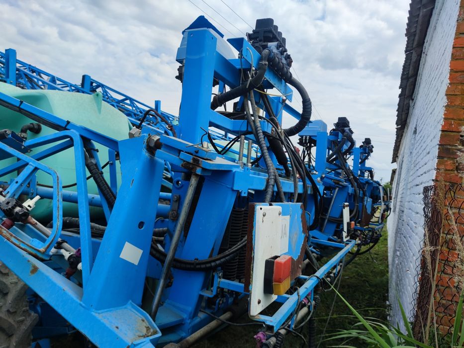 Оприскувач прицепний Berthoud Tracker 3200