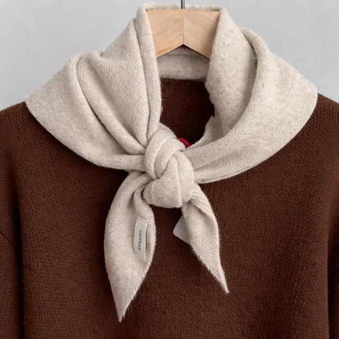 Szalik trojkatny chustka wełna  wool