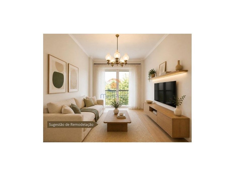 Apartamento T4, com Varanda, no Coração de Setúbal