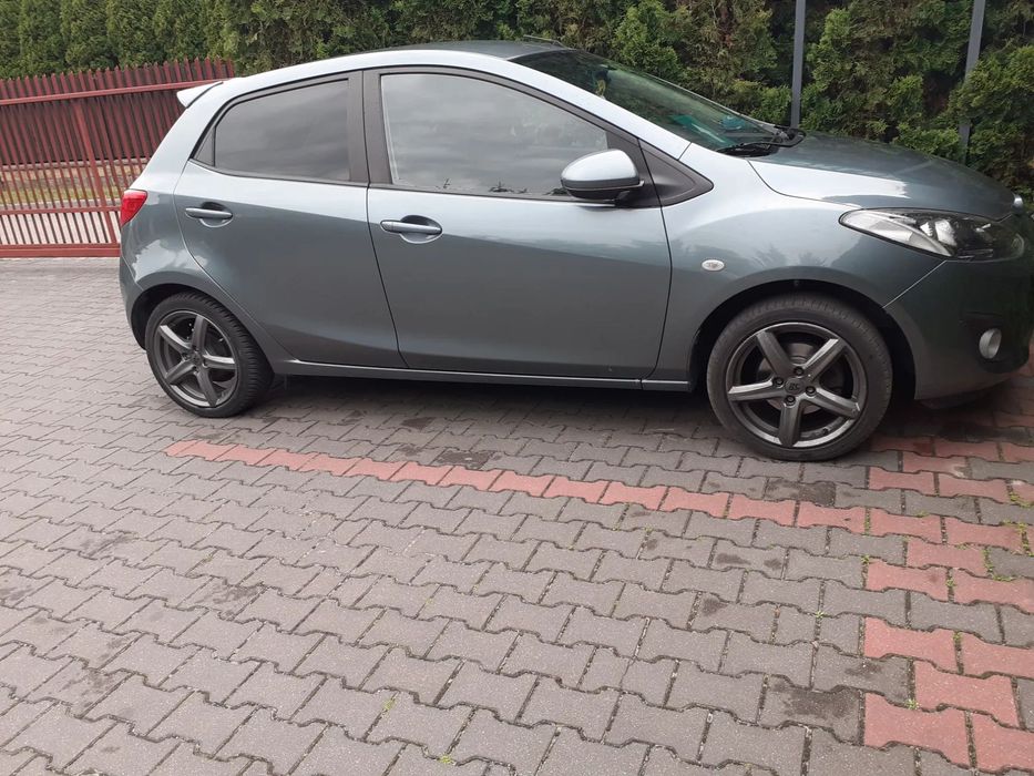 Mazda 2 Mazda 2*2012r* 1,3*benzyna +Lpg+hak