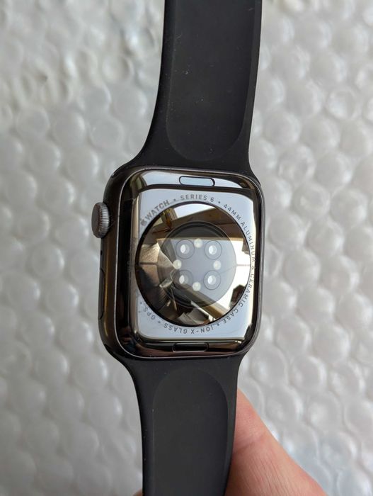 Все працює без блокувань Apple Watch 6 44 mm батарея 82 відсотка