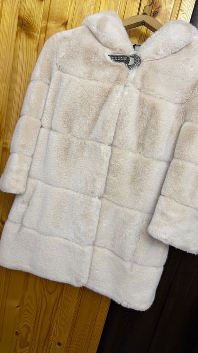 Стильна еко-шубка трансформер