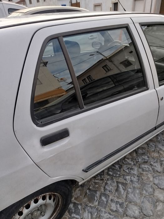 Carro Renault clio