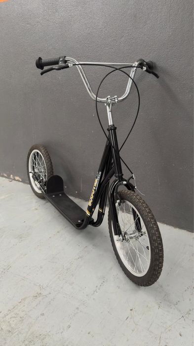 Trotinet em otimo estado .