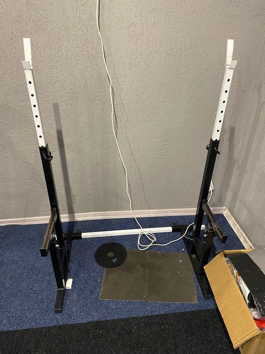 Гантелі, штанги, лави для жима