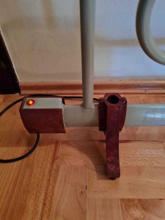 Grzejnik elektryczny stojący, suszarka