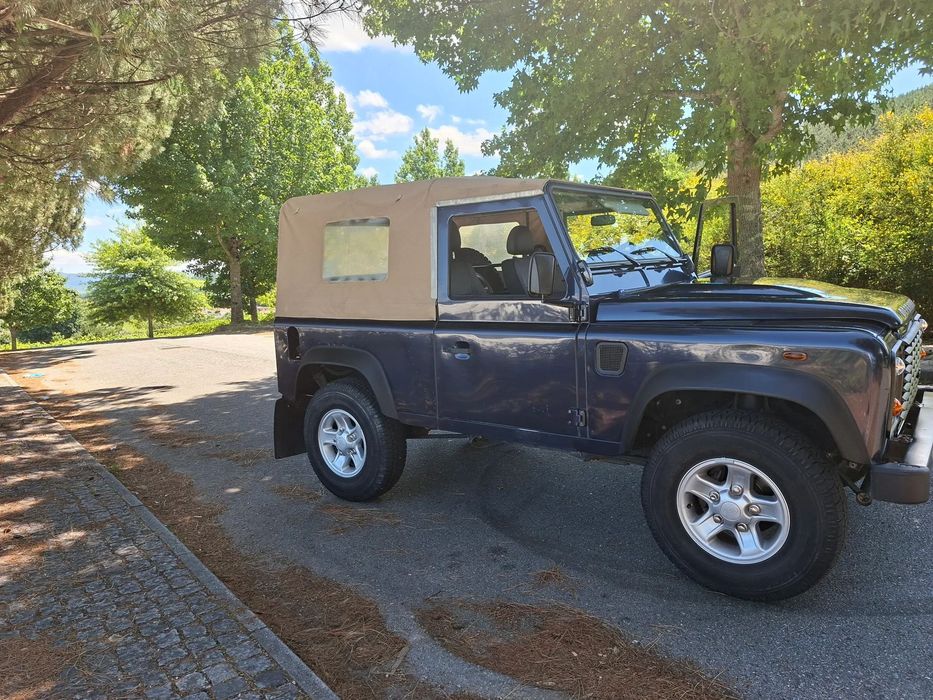Land Rover Defender 90 2.2 CRD E
