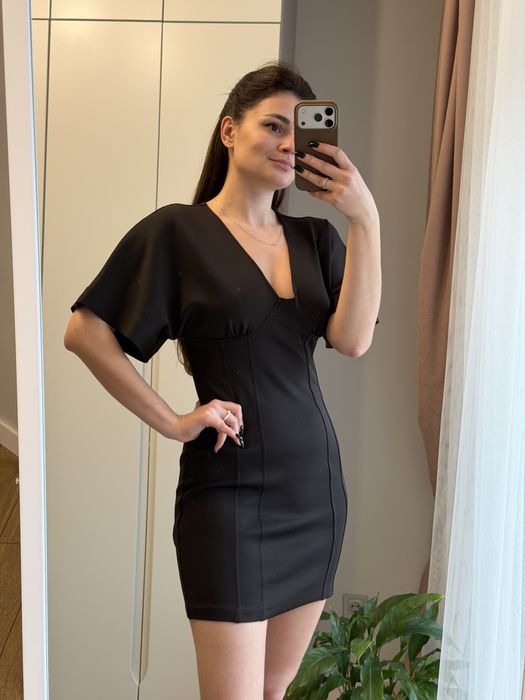 Чорне міні плаття Zara