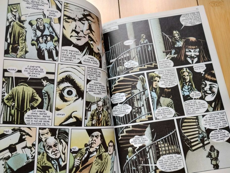 A. Moore & D. Lloyd - V jak Vendetta - tomy 1 i 2