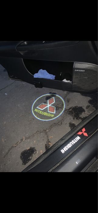 Підсвітка дверей Mitsubishi