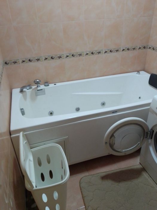 Продам кв.- 2 ком. 71м2, ул Пономарева 6 г.Коцюбинское Академгородок