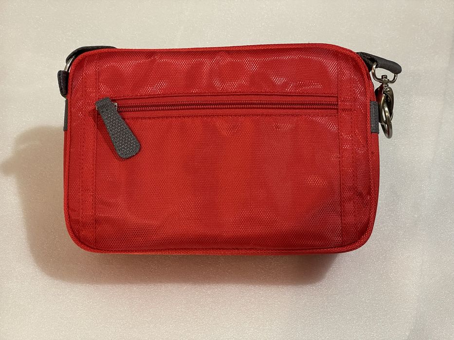 Сумка для фотоаппарата Nikon Compact Camera Case Red чехол кейс