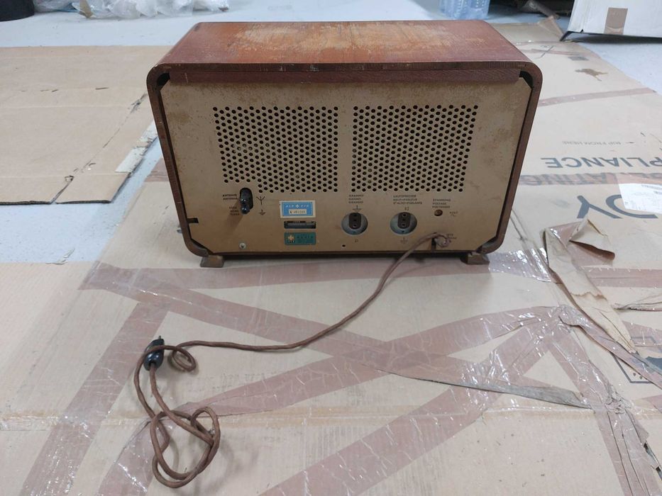 Radio Suíço antigo "Jura"