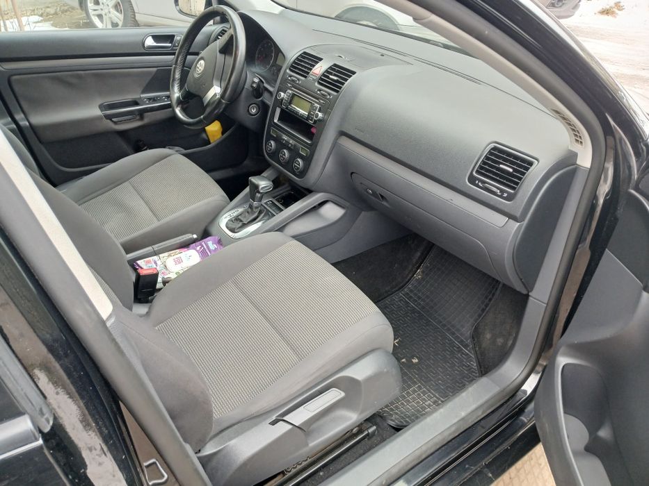 Продам volkswagen golf 5 1.6 2009