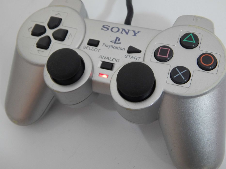 Oryginalny Srebrny Silver kontroler gamepad DualShock 2 do PlayStation 2 Sony stan dobry