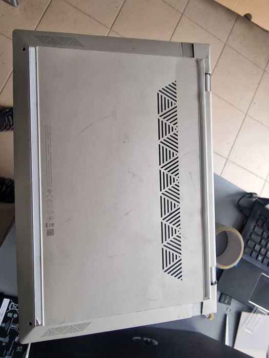 Продам ноутбук HP envy 13 на запчастини