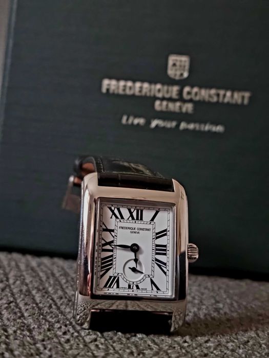 Frederique Constant Classics
Carree Small Seconds
FC-235S2C6