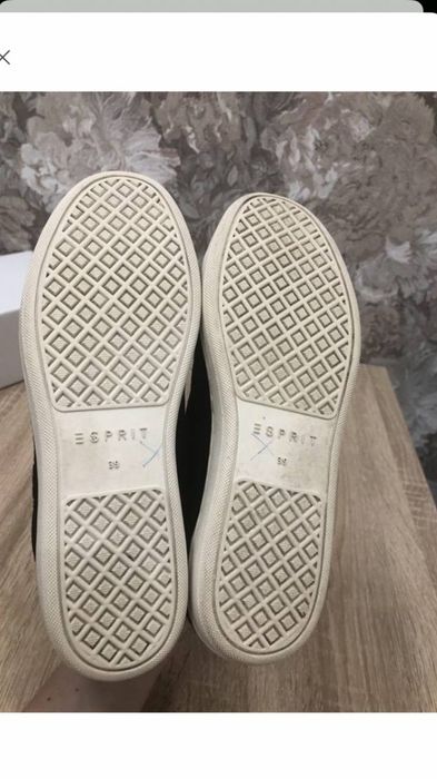 Esprit р.39 кросівки кроси кроссовки 
Стан дуже хороший, без дефектів