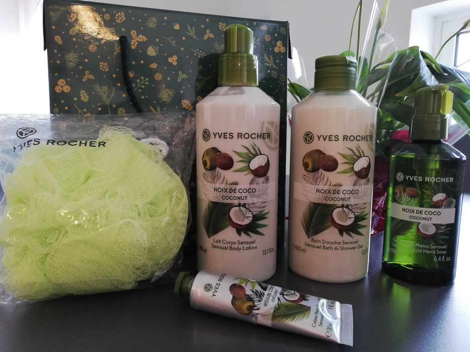 Noz Coco YR - Conjunto Presente