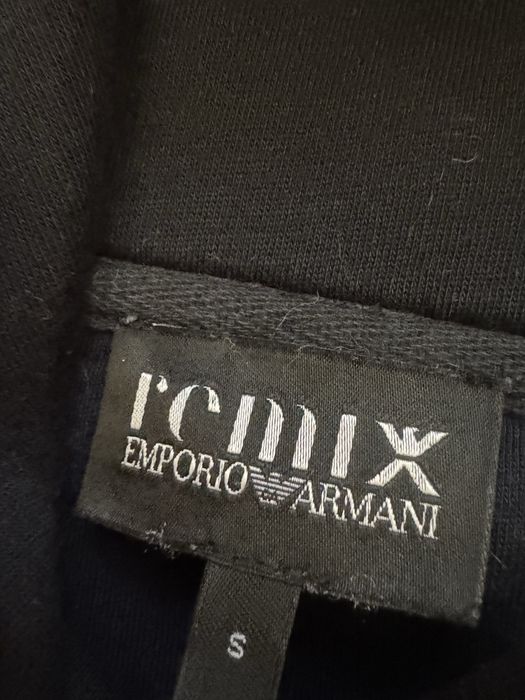 Худи від Armani Emperio