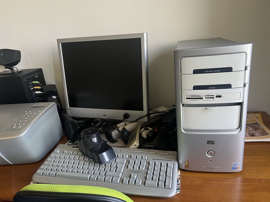 Desktop Computer and Sound System457722470691645443