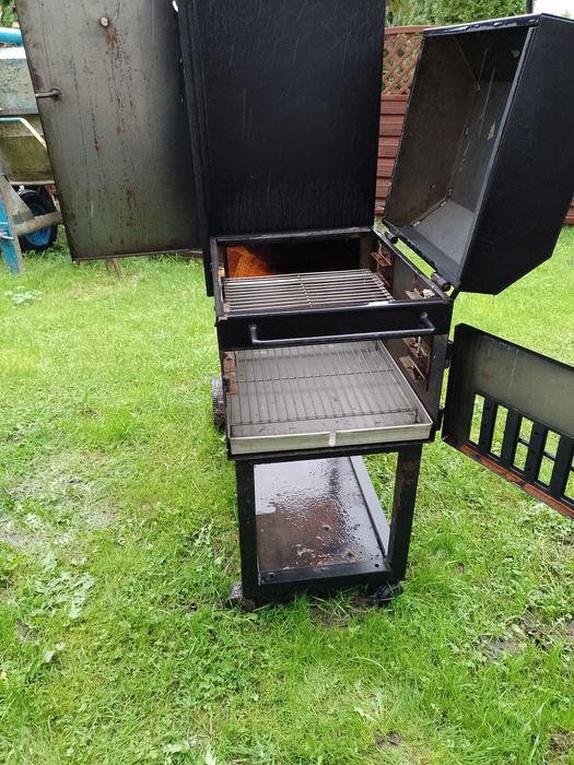 Wędzarnia z grillem nowa